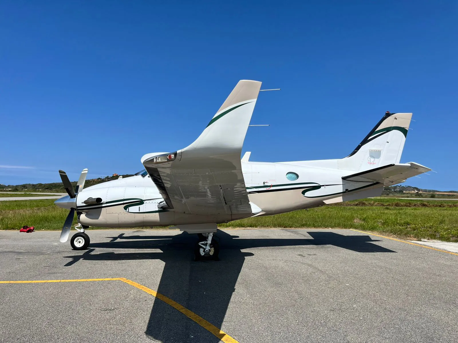 BEECHCRAFT CORPORATION King Air C90B - foto 9