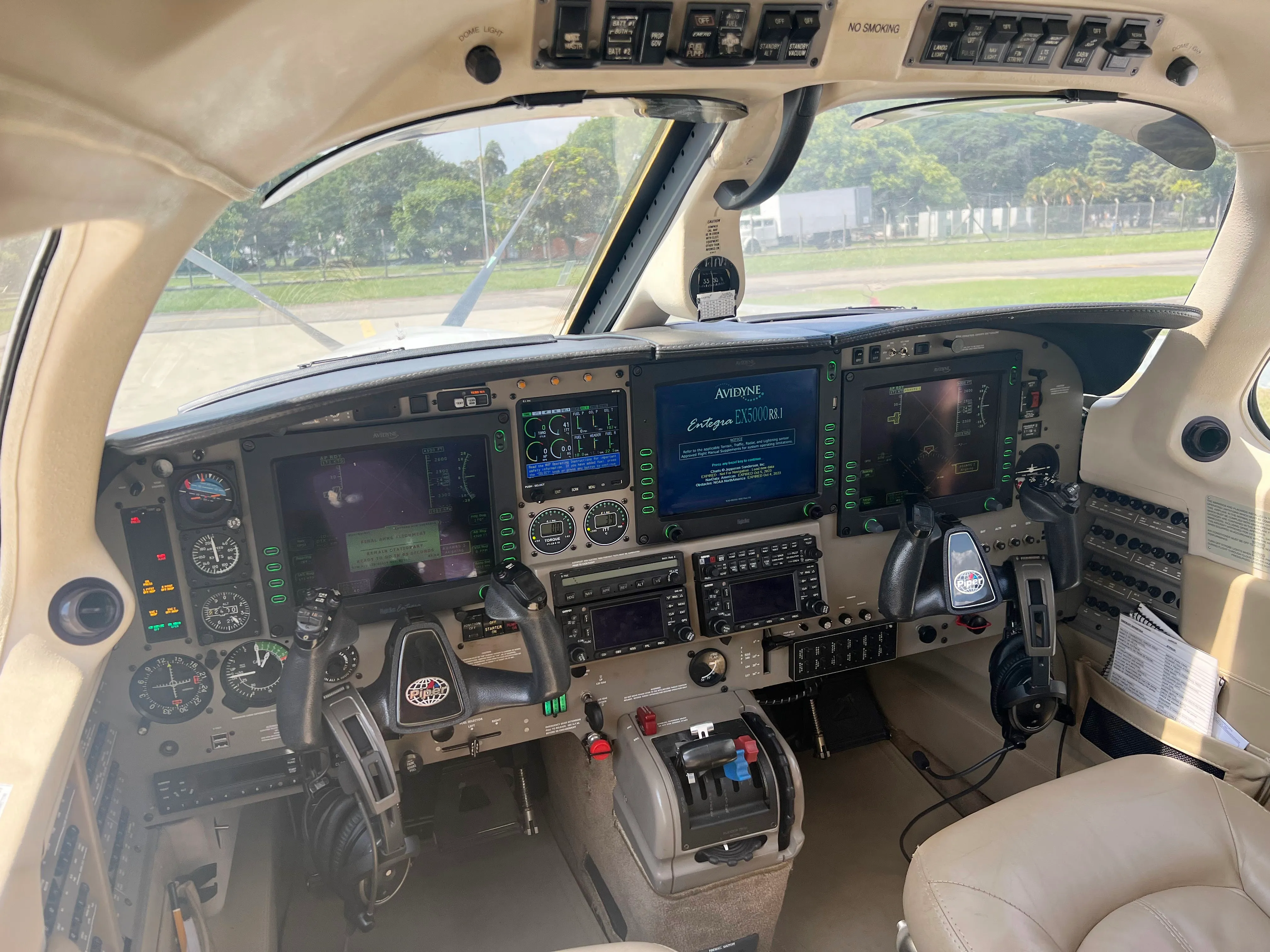 Piper Aircraft PA-46-350P - JETPROP DLX - foto 5