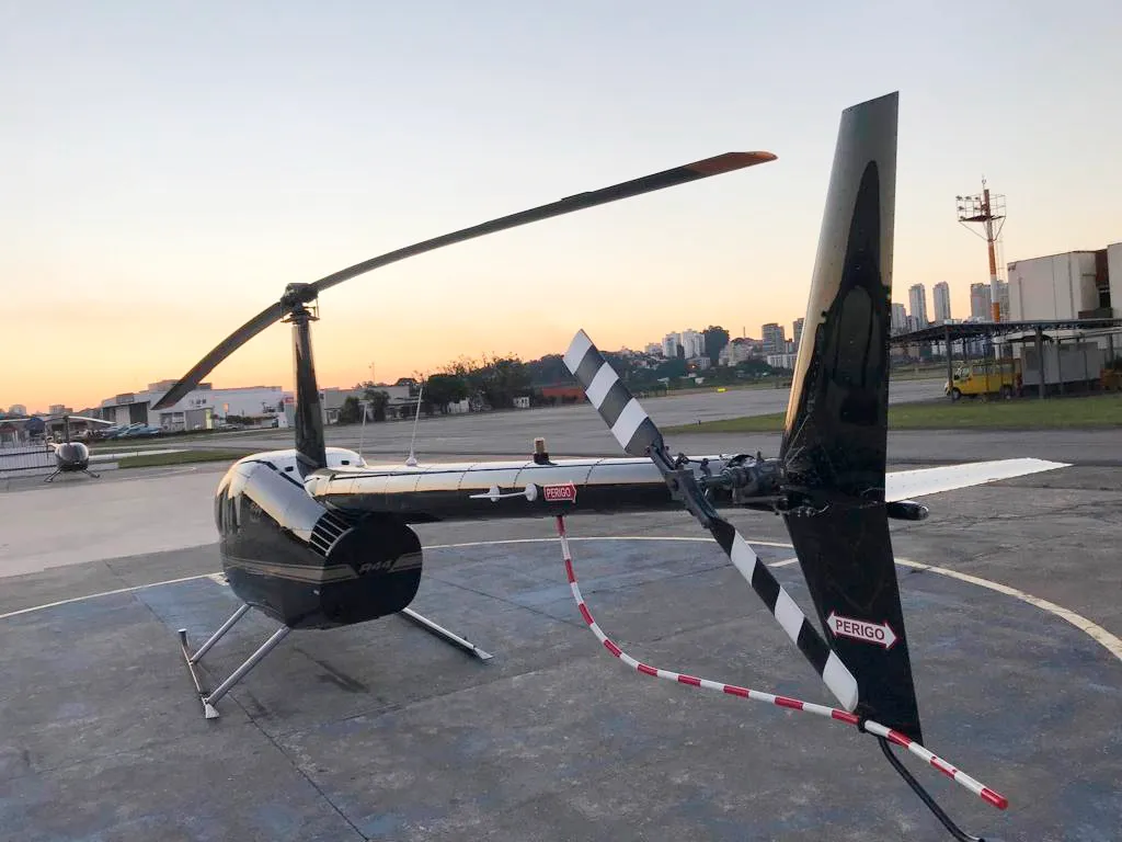 Robinson Helicopter R44 RAVEN II - foto 15